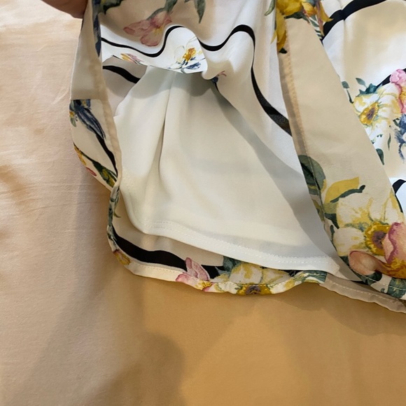 Peach love lined romper with cut out - Picture 4 of 6